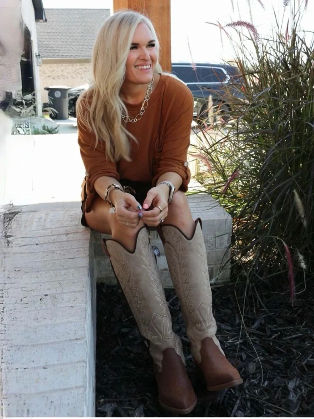 Dolce Vita  Locklyn Women's Two-Tone Tan and Cream Western Knee-High Boots - Picture 5 of 13
